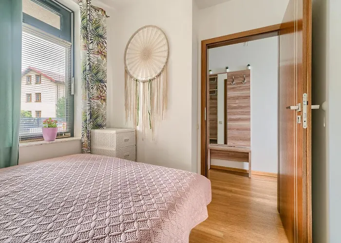 W&g Rewal-widok Na Morze, Z Prywatnym Zejsciem Na Plaze Rewal